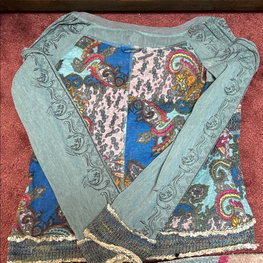 Multicolor Patterned Women's Sweater - Picture 7 of 11